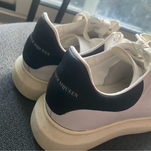 Men's White and Black Sneakers - Picture 8 of 8